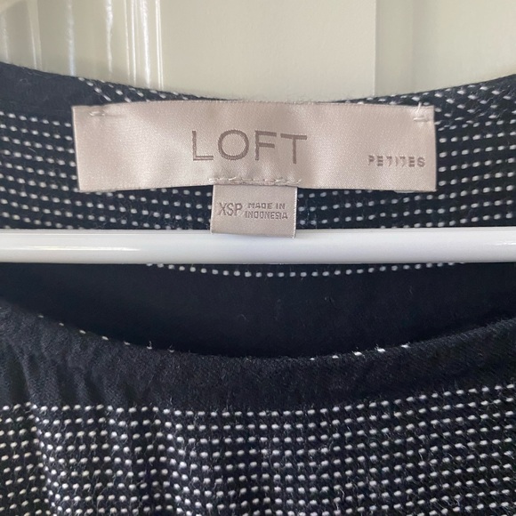 Loft XSP, black and grey dress, 100% Rayon, stretch, pullover style - Picture 4 of 6